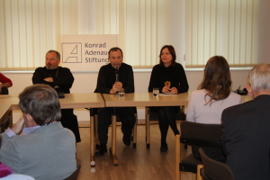 Stretnutie FKI s arcibiskupmi Stanislavom Zvolenským a Cyrilom Vasilom