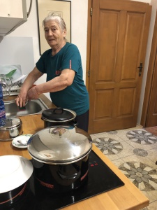 babuschka - Oma kocht im Kolpinghaus für ihre Familie